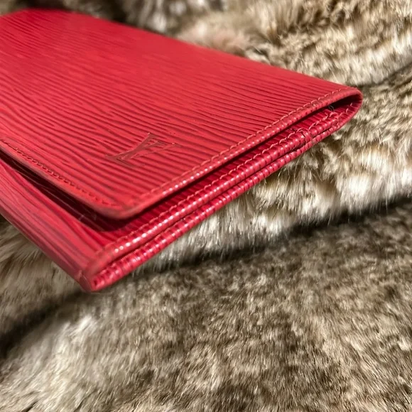 Rare Louis Vuitton Red Epi Porte Yen 3 Cartes Credit Bifold Long Wallet- Amazing - Picture 4 of 10
